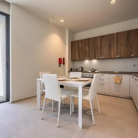 Exquisite In Mercury Towers Apartmán