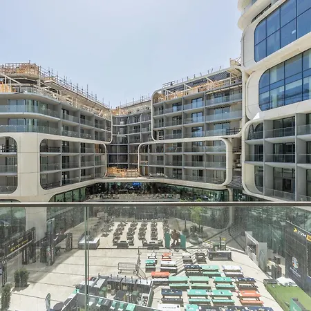 Exquisite In Mercury Towers Apartment *