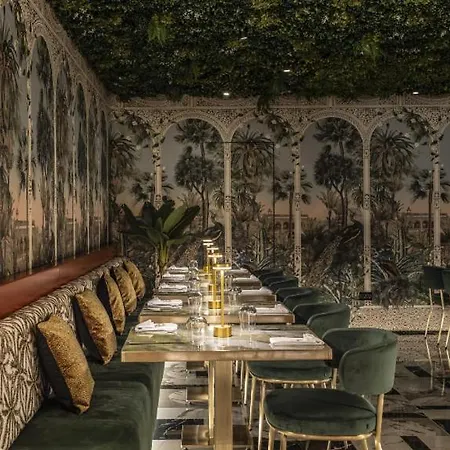 Apartment Exquisite In Mercury Towers